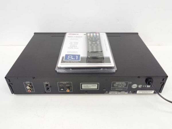 Panel trasero del lector de CD Onkyo DX-7355 con conexiones