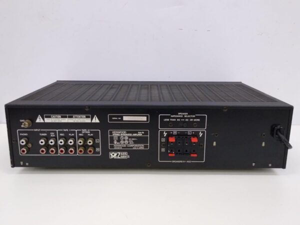 Panel trasero del Kenwood KA-76 con entradas RCA y terminales de altavoz